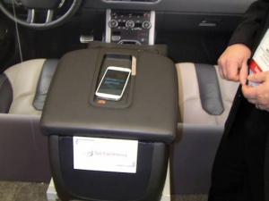 Brezžično napajanje mobilnih naprav kmalu v vašem avtomobilu